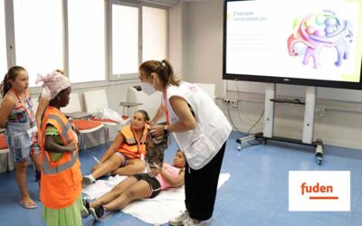 Los niños de la Asociación ICEAS se convierten en enfermeras por un día