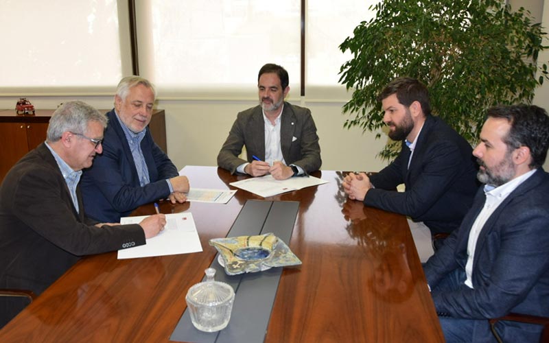 Fuden y la UCLM firman convenio para apoyar el deporte femenino universitario