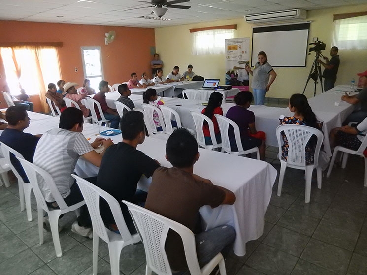 Formación y equipamiento clínico para disminuir la mortalidad materna, perinatal e infantil en Guatemala