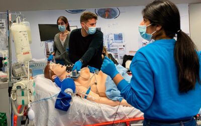 ¿Te sientes preparada para atender a un paciente crítico? Consigue tu plaza en el Máster en Urgencias, Emergencias y Atención al Paciente Crítico